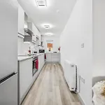 דירה Cheap & Modern 5 Bedroom Whole House In By Altoluxo Short Lets & Serviced With Free Wifi And Parking