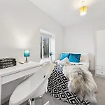 Cheap & Modern 5 Bedroom Whole House In By Altoluxo Short Lets & Serviced With Free Wifi And Parking Lejlighed Bristol