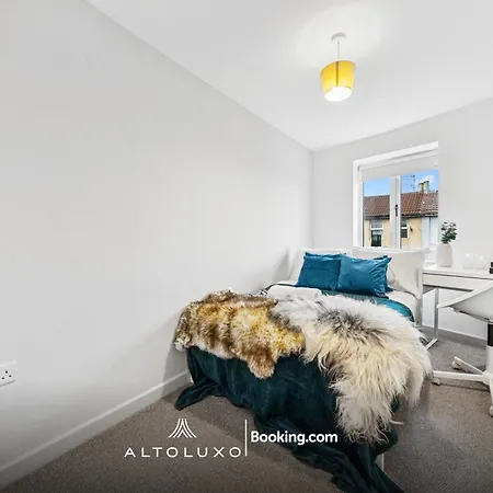 Apartment Cheap & Modern 5 Bedroom Whole House In By Altoluxo Short Lets & Serviced With Free Wifi And Parking