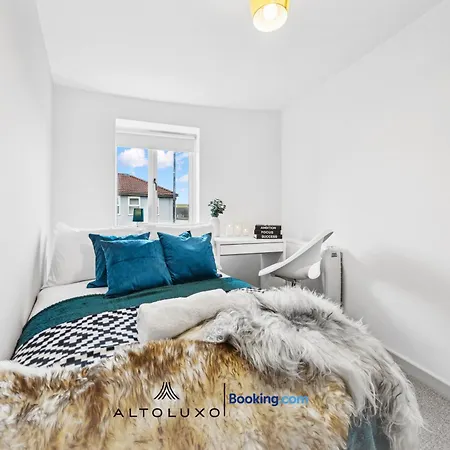 Apartment Cheap & Modern 5 Bedroom Whole House In By Altoluxo Short Lets & Serviced With Free Wifi And Parking