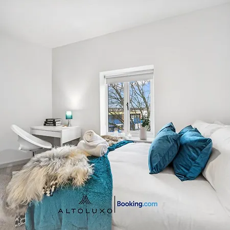 Cheap & Modern 5 Bedroom Whole House In By Altoluxo Short Lets & Serviced With Free Wifi And Parking Apartment *