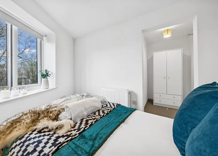 Cheap & Modern 5 Bedroom Whole House In By Altoluxo Short Lets & Serviced With Free Wifi And Parking דירה *